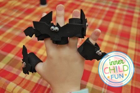 Five Little Bats Finger Puppet Playset