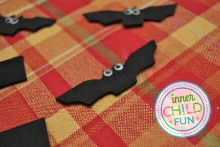 Five Little Bats Finger Puppet Playset