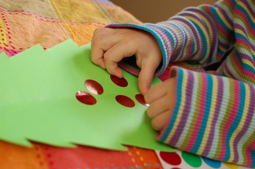 No Mess Christmas Tree Craft for Tots - Inner Child Fun