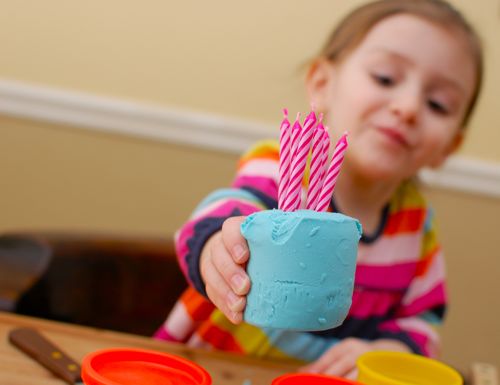 Kiddo world - Mom's secret to happiness: Playdough