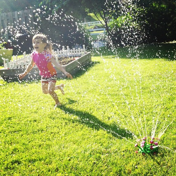 10 Ways to Play and Learn with Water Outdoors