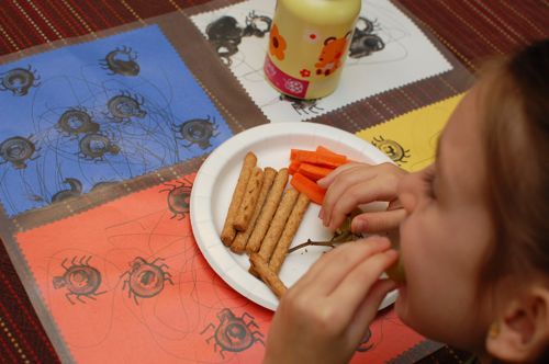 The Best Spider Crafts for Kids - creepy crawly placemats