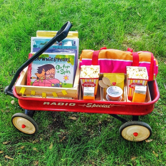 How to Make a Summer Book Wagon