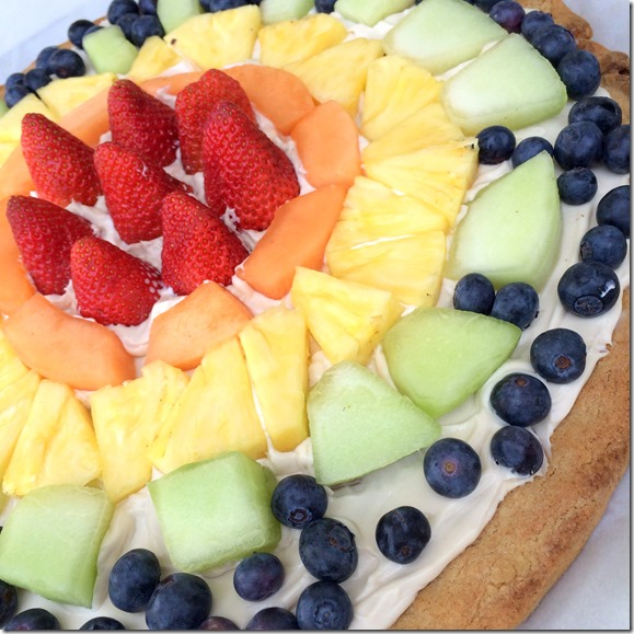 St. Patrick's Day Treats -- Rainbow Fruit Pizza!